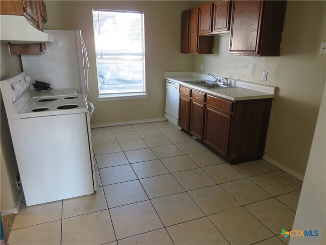 Foto del edificio - 1602 Benttree Dr