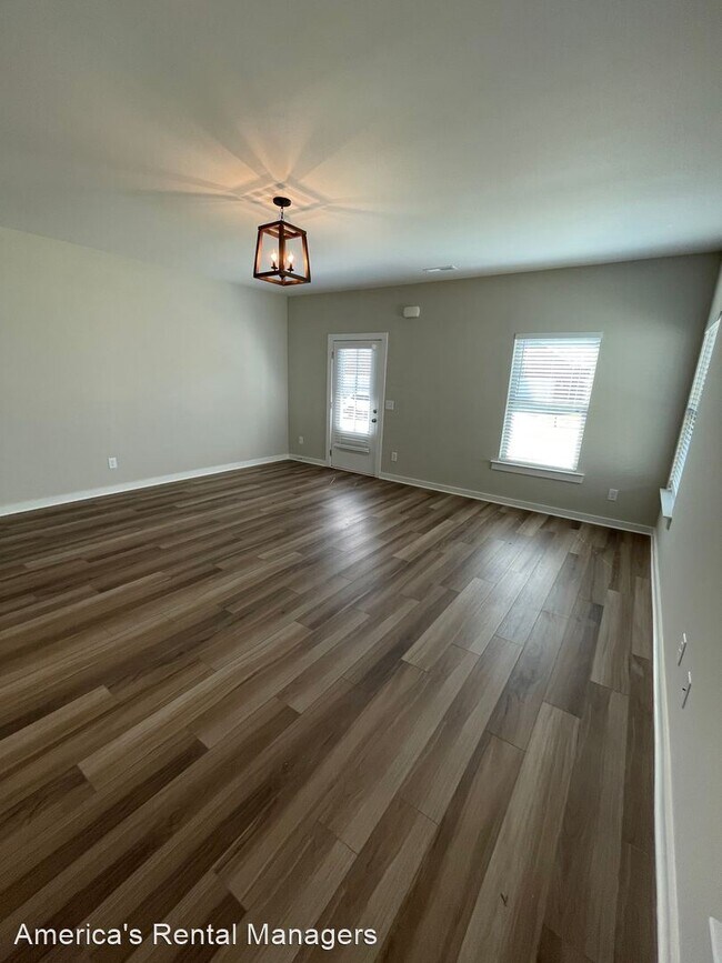 Building Photo - 3 br, 2 bath House - 2132 Ellsworth Loop Road