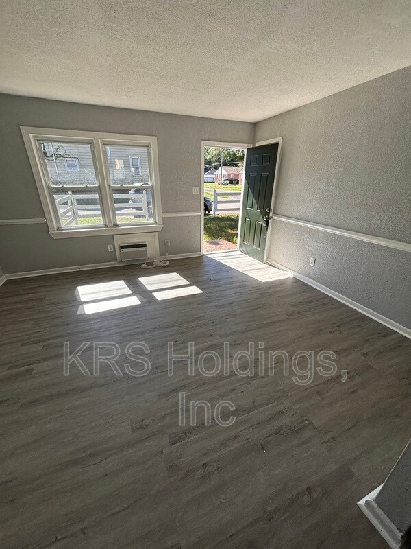 Foto del edificio - 3100 Hanbury St