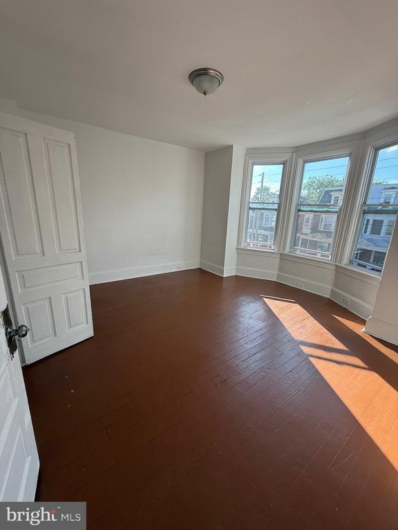 Building Photo - 331 Maclay St
