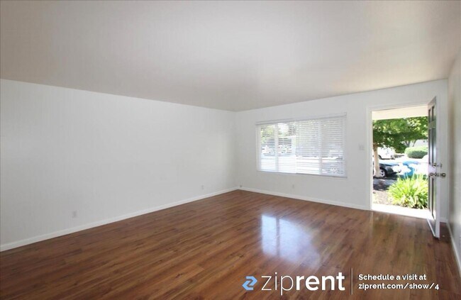 Building Photo - 5050 Parkhurst Dr