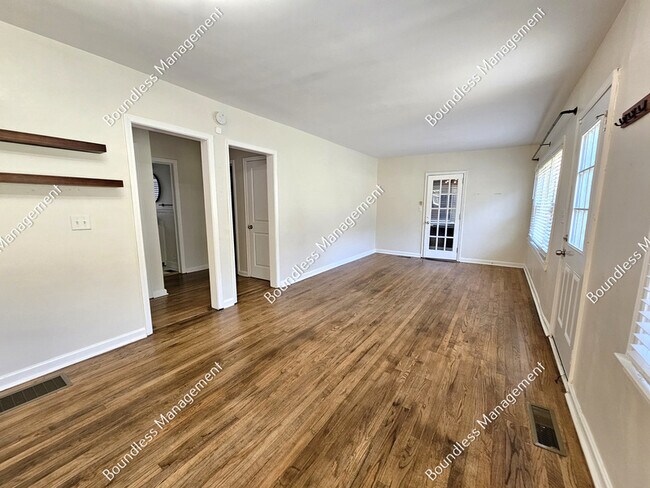 Building Photo - 561 Allendale Dr