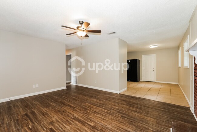 Foto del edificio - Fantastic 3bd/1.5ba home! Let yourself in!