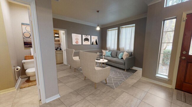 Foto del edificio - Remodeled Plano home with great fenced backyard