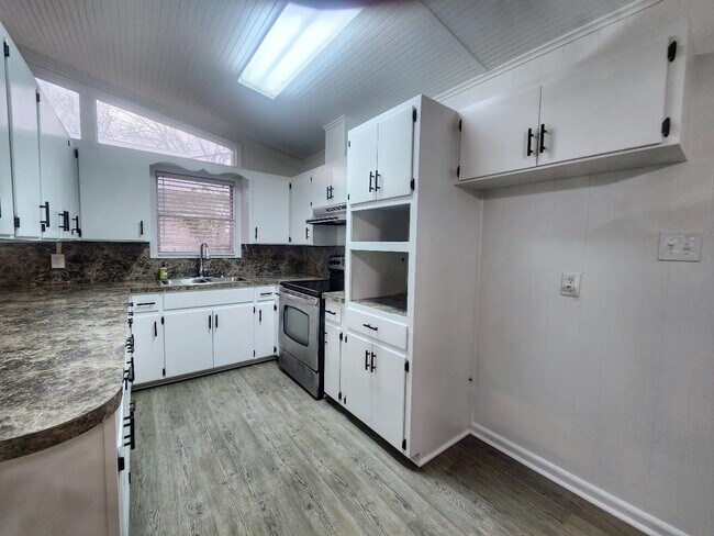 Foto del edificio - 1800 Bluebonnet Ln