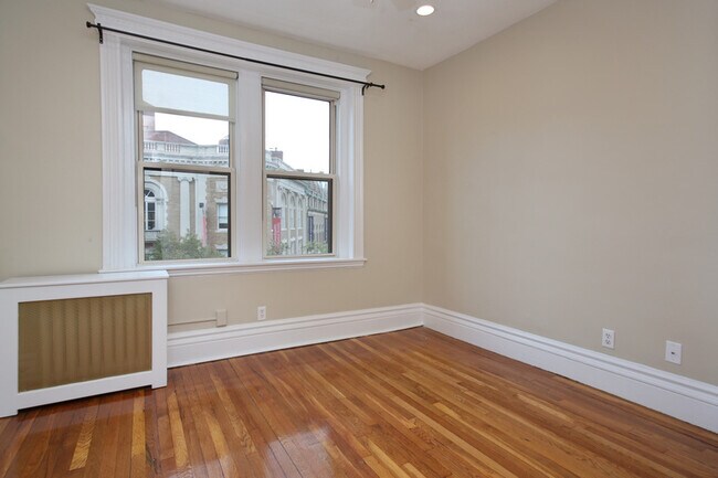 Building Photo - 1116 Boylston St