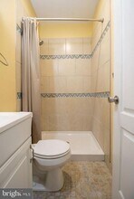 Building Photo - 1525 W Seybert St