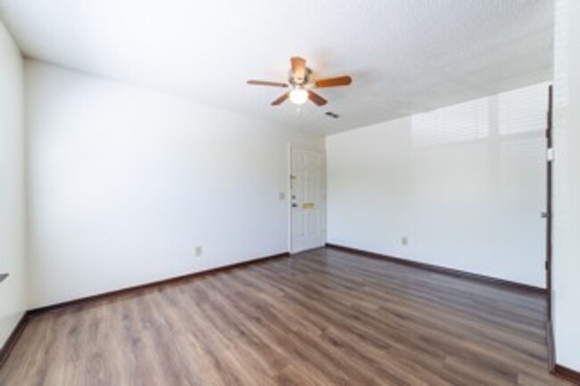 Interior Photo - Campus Edge Townhomes