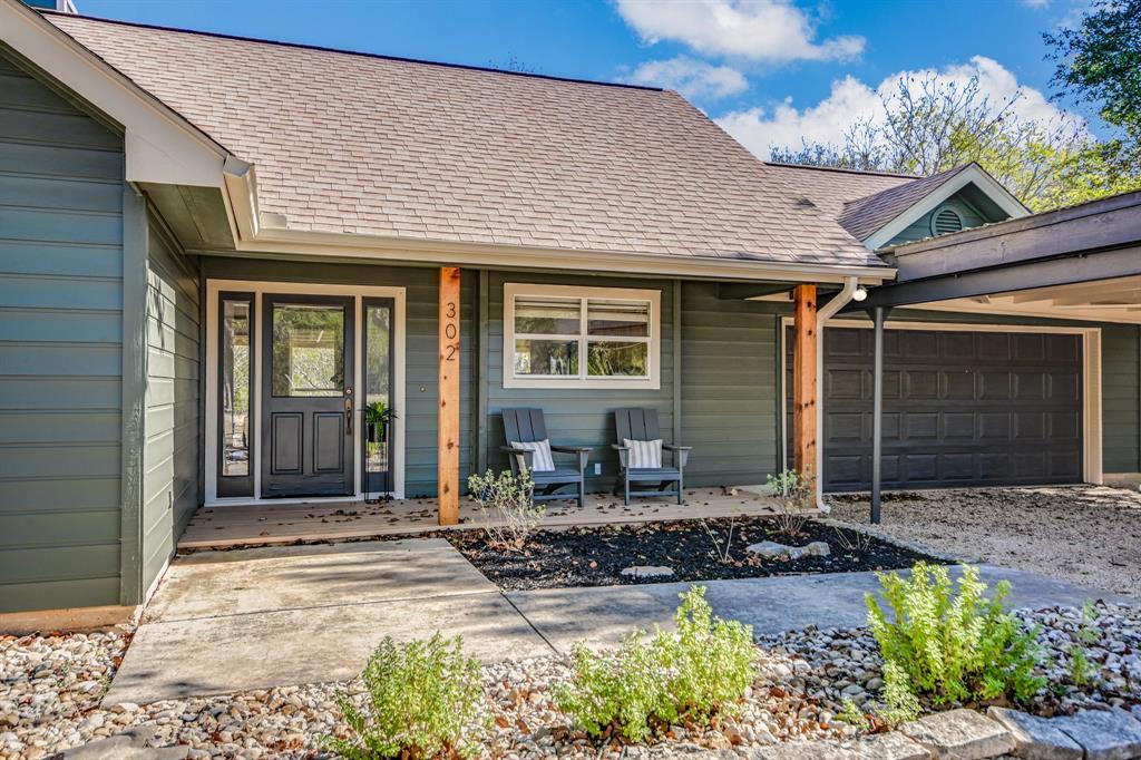 Primary Photo - 302 Valley Dr