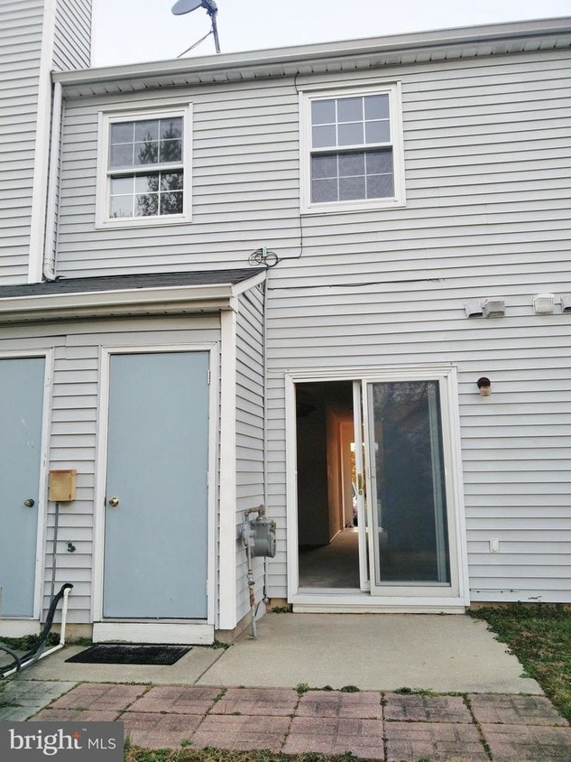 107 Covered Bridge Ct, Washington Township, NJ 08080 Townhouse for