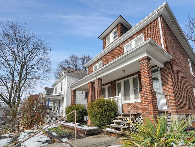 Building Photo - 180 E Patterson Ave