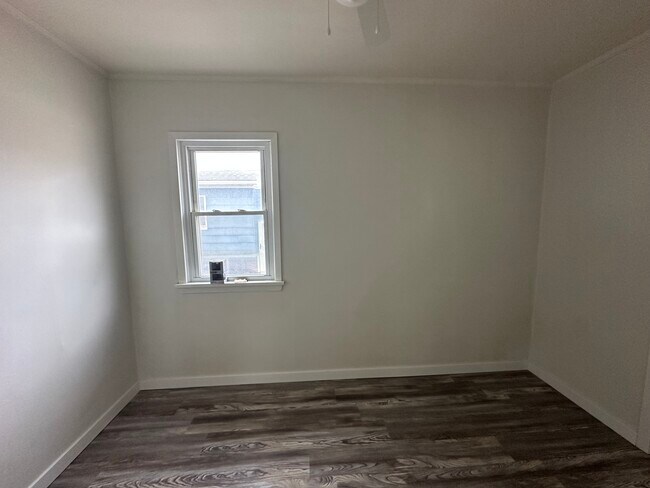 Foto del edificio - 18108 Harland Ave