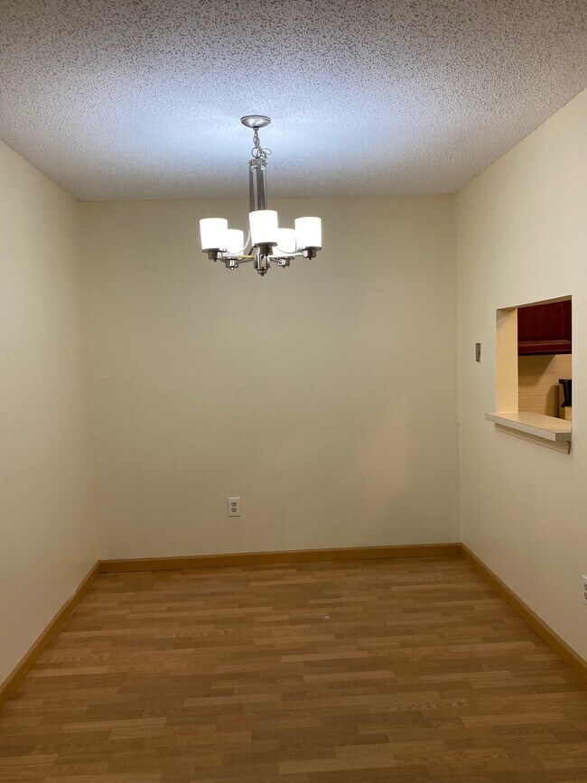 Building Photo - 312 Bromley Pl