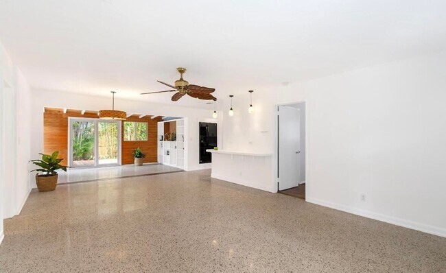 Building Photo - 549 Fairwind Dr