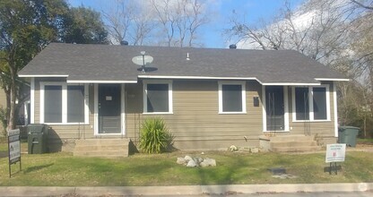 Building Photo - 502a Homestead St