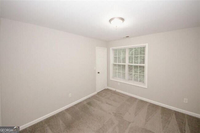 Foto del edificio - 365 Hunt Creek Dr