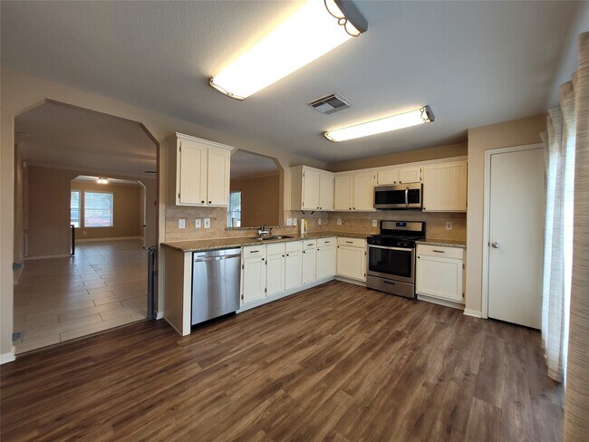 Building Photo - 3401 Wheatstalk Ln