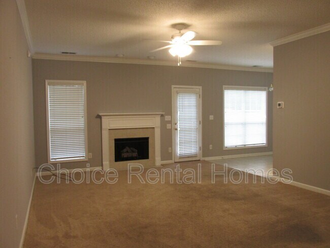 Foto del edificio - 102 Aaron Parc Ct