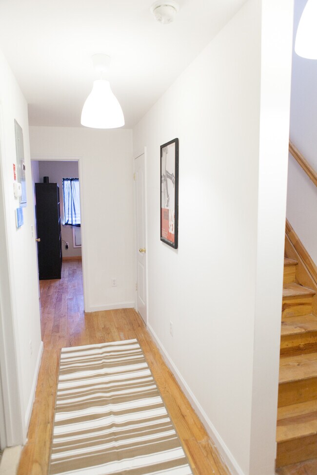 Building Photo - 37 Rockaway Ave