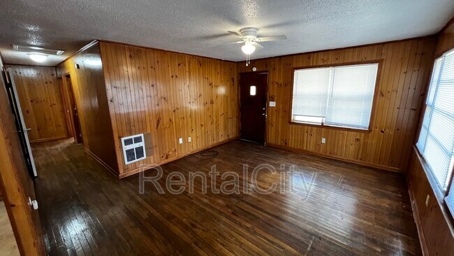 Building Photo - 179 Navy Dr