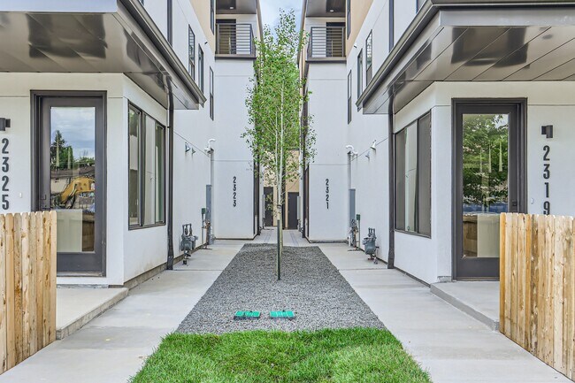 Walkway To High Street From Garage - 2321 S High St