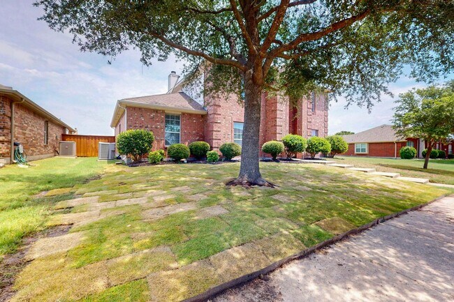 Foto del edificio - Spacious 4-Bedroom Home with Bonus Room and Large Backyard in Caruth Lake