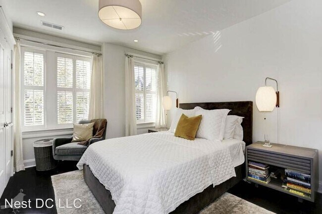 Foto del edificio - 3 br, 2 bath House - 1625 33rd St NW