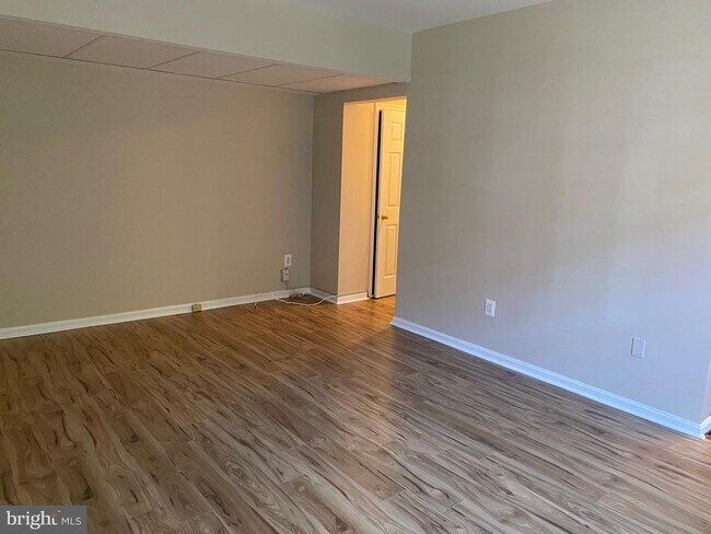 Foto del edificio - 1805 Key Blvd