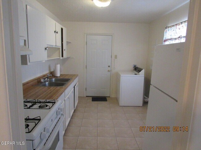 Building Photo - 6104 Jemez Dr
