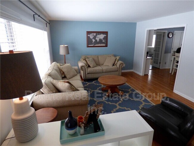 Building Photo - 9821 Chesterton Dr
