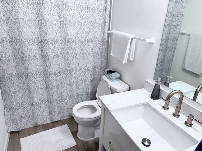 Building Photo - Kleisinger Duplex