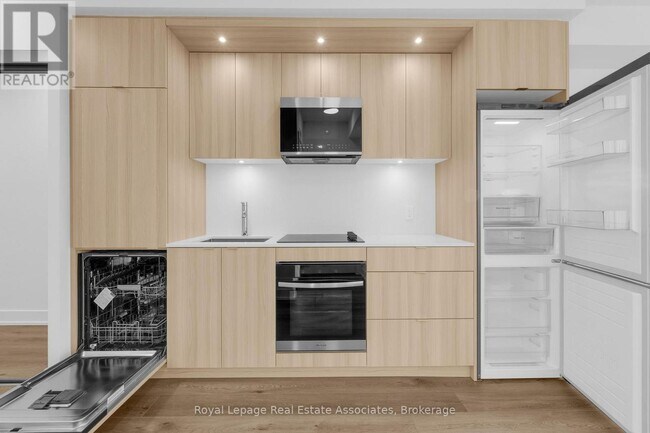 Building Photo - 60 Central Park Roadway