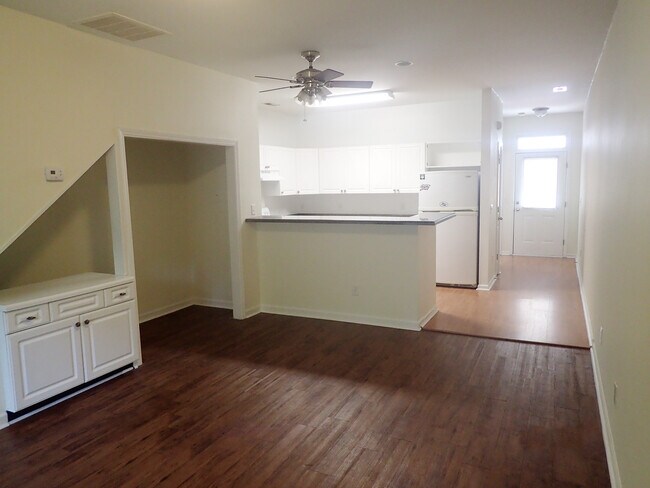 Foto del edificio - 5609 Moss Vine Pl