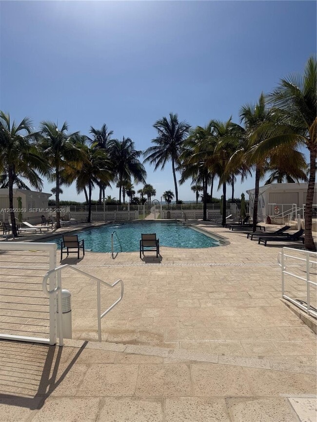 Building Photo - 4925 Collins Ave