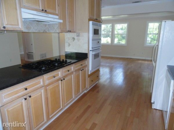 Building Photo - 3 Bay Pines Dr