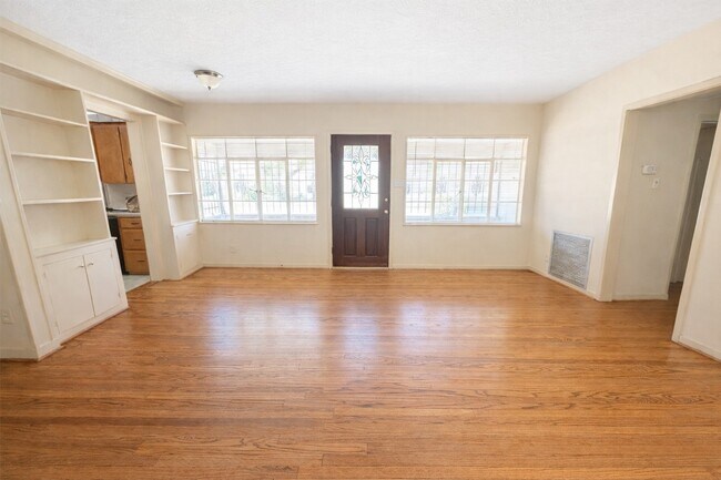 Foto del edificio - 903 Lamonte Ln