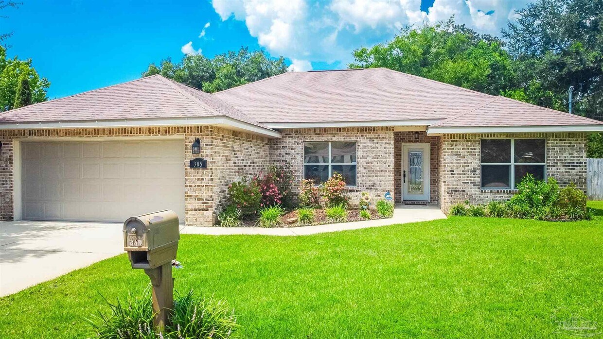 Foto principal - 305 Friar Tuck Rd
