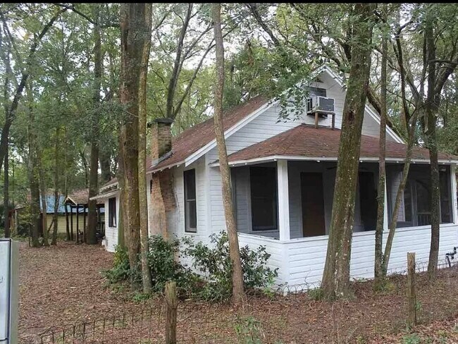 Building Photo - 725 NW 30th Ave