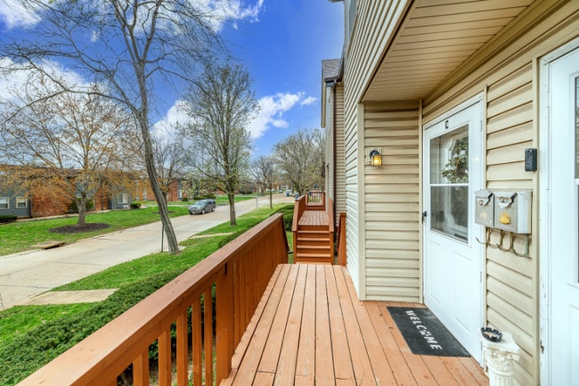 Building Photo - 10161 Squire Meadows Dr