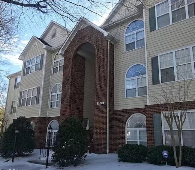 3709 Morris Farm Dr Unit 2D, Greensboro, NC 27409 Condo for Rent in