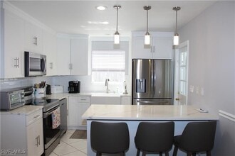 Building Photo - 858 97th Ave N