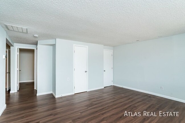 Foto del edificio - 2 Bed - Thoughtful Upgrades & affordable! ...