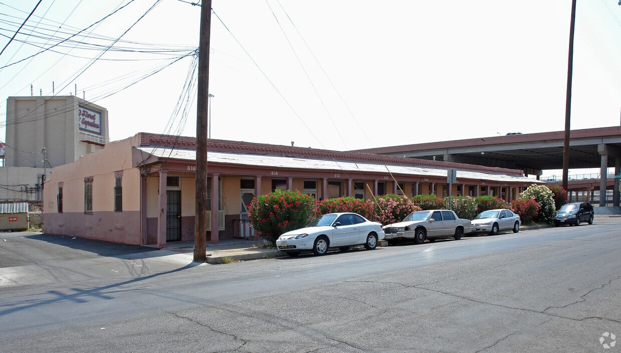 Building Photo - 602-616 Dallas St