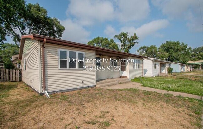 Building Photo - 1143 Logan St