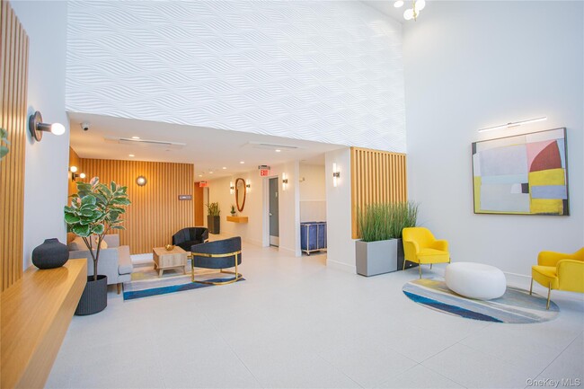 Building Photo - 230 W Broadway