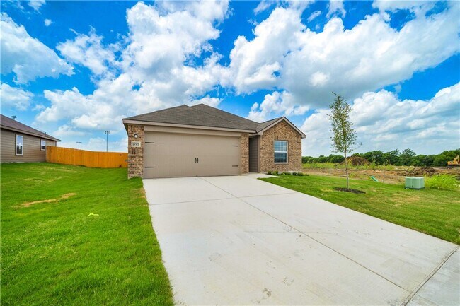 Building Photo - 18501 Quiet Range Dr