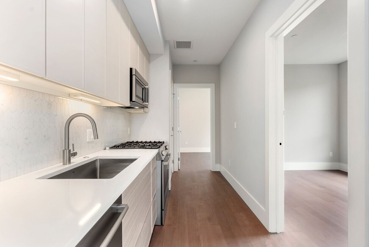 Primary Photo - Jamaica Plain spacious studio w/ central a...