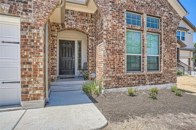 Foto del edificio - 525 Loma Cedro Bend