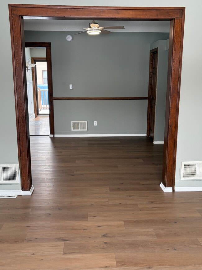 Building Photo - 629 8th Ave N