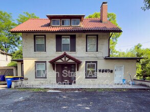Building Photo - 2108 Walnut St